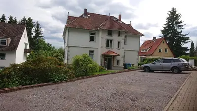 Das Gebäude in dem sich die Ferienwohnung befindet