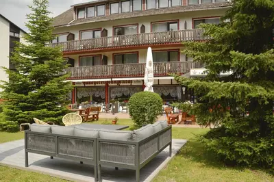 Ein Garten an der Unterkunft Landhotel Kunzental