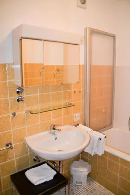 Ein Badezimmer in der Unterkunft Landhotel Kunzental