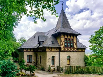 Ein Garten an der Unterkunft Schlossberg Hotel Wernigerode