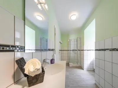 Ein Badezimmer in der Unterkunft Half-timbered dream apartment, Wernigerode