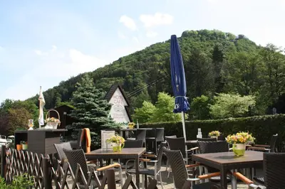 Ein allgemeiner Bergblick oder ein Berglick von des Hotels aus