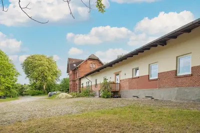 Das Gebäude in dem sich die Ferienwohnung befindet