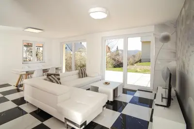 TV/Unterhaltungsangebot in der Unterkunft Designpension Classicidyll - Sennhütte 3