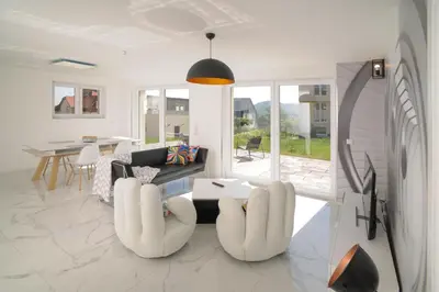 TV/Unterhaltungsangebot in der Unterkunft Designapartments Die besondere ART - Sennhütte 7
