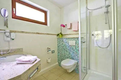 Ein Badezimmer in der Unterkunft Hotel Waldrausch