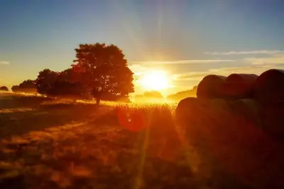 Blick auf den Sonnenuntergang/Sonnenaufgang von des Ferienhauses aus oder aus der Nähe