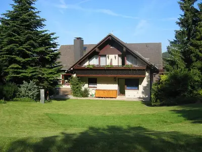 Ein Garten an der Unterkunft Landhaus Fischer