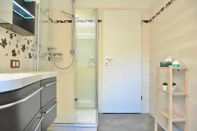 Ein Badezimmer in der Unterkunft ApartZ - Bad Harzburg - Apartment mit Sauna in idealer Lage mit Bergblick