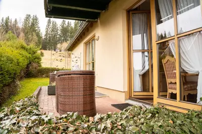Ein Garten an der Unterkunft Hotel und Berggasthof Zum Sonnenhof