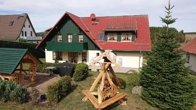 Ein Garten an der Unterkunft Landhausferienwohnungen Am Brockenblick