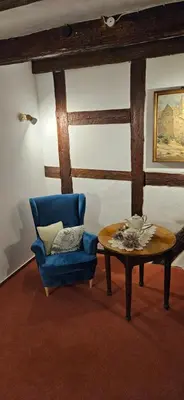 Ein Sitzbereich in der Unterkunft Hotel Zum Schloss
