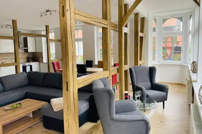 Ein Sitzbereich in der Unterkunft TraumFeWo Palais #Innenstadt #Garten #Netflix von Harztraveler