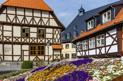 Ein Garten an der Unterkunft REGIOHOTEL Pfälzer Hof Wernigerode - #Familienfreundlich #PreiswertÜbernachten #Harzurlaub #FreeParking