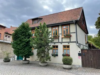 Das Gebäude in dem sich die Ferienwohnung befindet