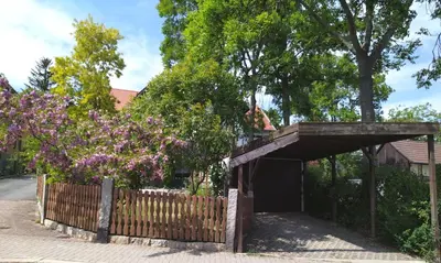 Ein Garten an der Unterkunft FeRo´s Ferienwohnung