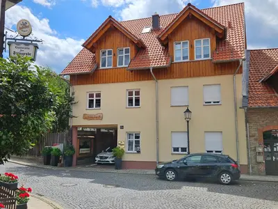 Das Gebäude in dem sich die Ferienwohnung befindet