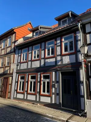 Das Gebäude in dem sich das Ferienhaus befindet