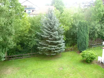 Ein Garten an der Unterkunft Ferienwohnung Kroeschell