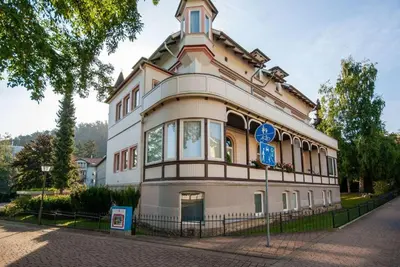 Das Gebäude in dem sich die Ferienwohnung befindet