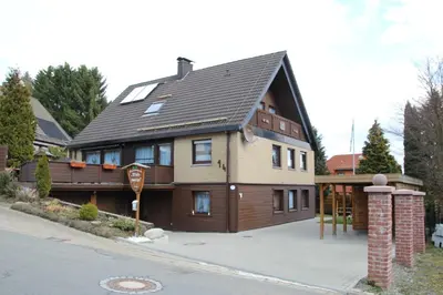 Das Gebäude in dem sich die Ferienwohnung befindet