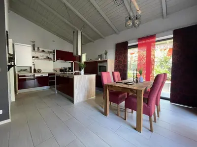 Küche/Küchenzeile in der Unterkunft Ferienhaus Nicole II, Barrierefrei, mit HIRO Lift