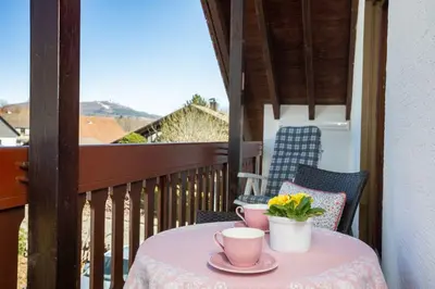 Ein allgemeiner Bergblick oder ein Berglick von der Ferienwohnung aus