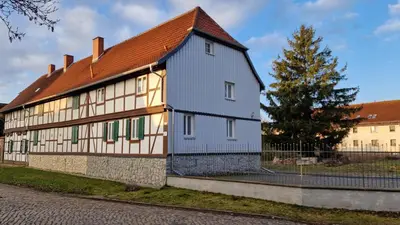 Das Gebäude in dem sich die Ferienwohnung befindet