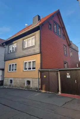 Das Gebäude in dem sich die Ferienwohnung befindet