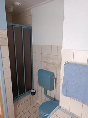 Ein Badezimmer in der Unterkunft Haus Bindseil - Ferienwohnung im EG, rechts
