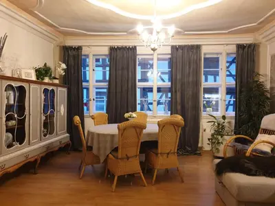 Ein Sitzbereich in der Unterkunft Stillvolle Designwohnung im historischen Zentrum