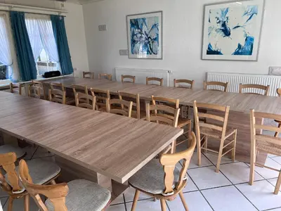Ein Restaurant oder anderes Speiselokal in der Unterkunft Gruppenhaus bis 30 Personen im Südharz