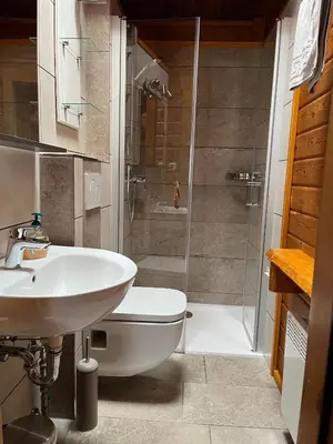 Ein Badezimmer in der Unterkunft Ferienhaus Kröger -kostenloses Wlan-