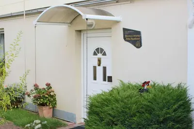 Ein Garten an der Unterkunft Ferienwohnung Backhaus
