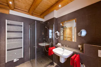 Ein Badezimmer in der Unterkunft Chalet zum Salamander