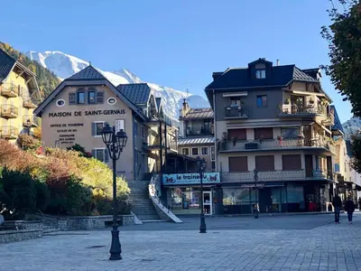 Ein allgemeiner Bergblick oder ein Berglick von der Ferienwohnung aus