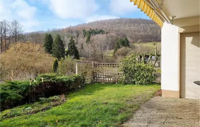 Ein allgemeiner Bergblick oder ein Berglick von der Ferienwohnung aus