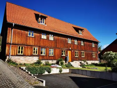 Das Gebäude in dem sich die Ferienwohnung befindet